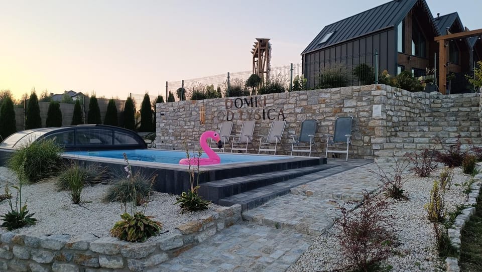Natural landscape, Garden, Garden view, Pool view, Swimming pool, sunbed