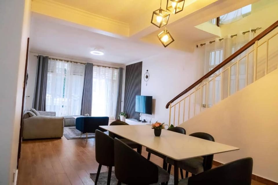 Seating area, Dining area