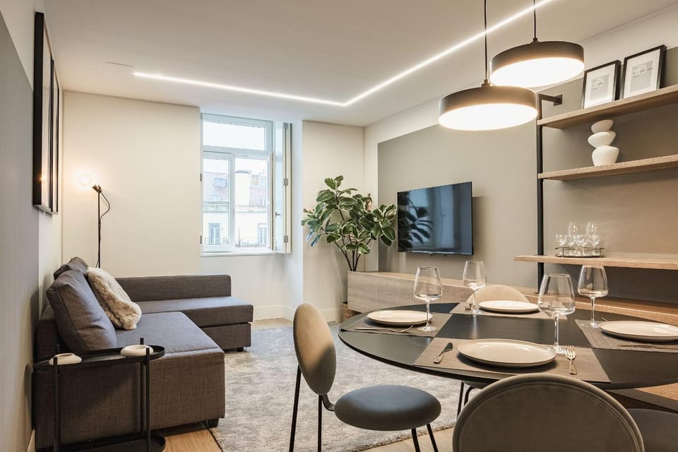 TV and multimedia, Living room, Seating area, Dining area