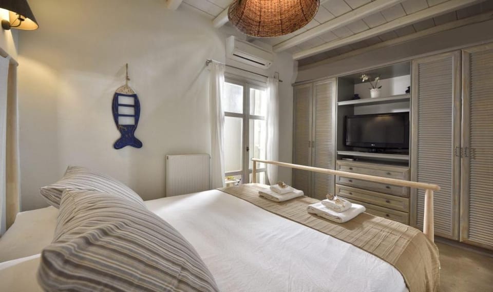 Villa Mon Rêve with Private Jacuzzi "5-minute walk - Ornos beach" Villa in Mykonos, Mikonos 846 00, Greece