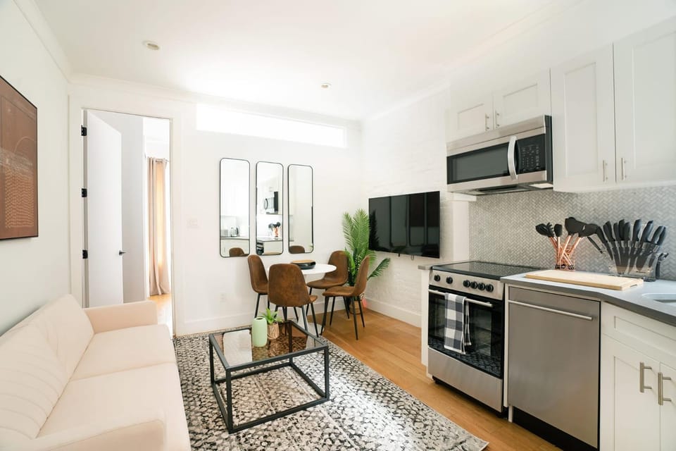 1290-13 Newly Renovated 2 Bedrooms in UES Apartment in Roosevelt Island