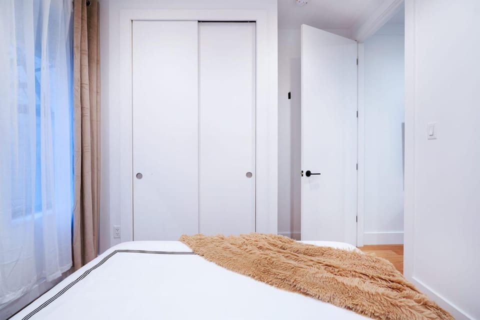 1290-6 Newly Renovated 2 Bedrooms in UES Apartment in Roosevelt Island