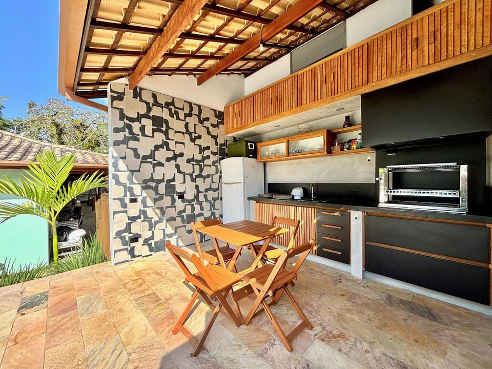 Linda Casa Ressaca 3 quartos c/ piscina House in Ubatuba