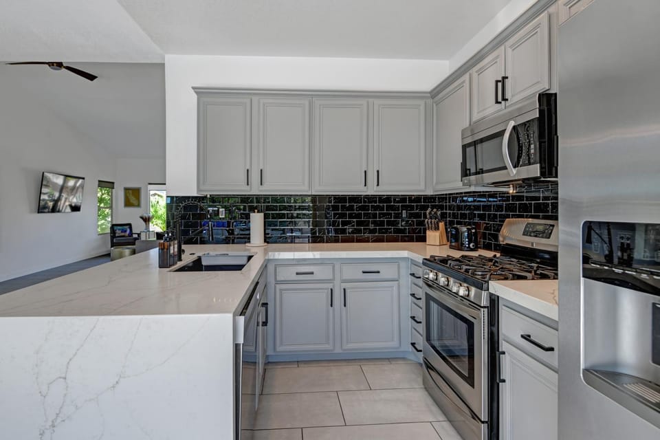 dishwasher, minibar, pet friendly, stove, kitchen, acessibility