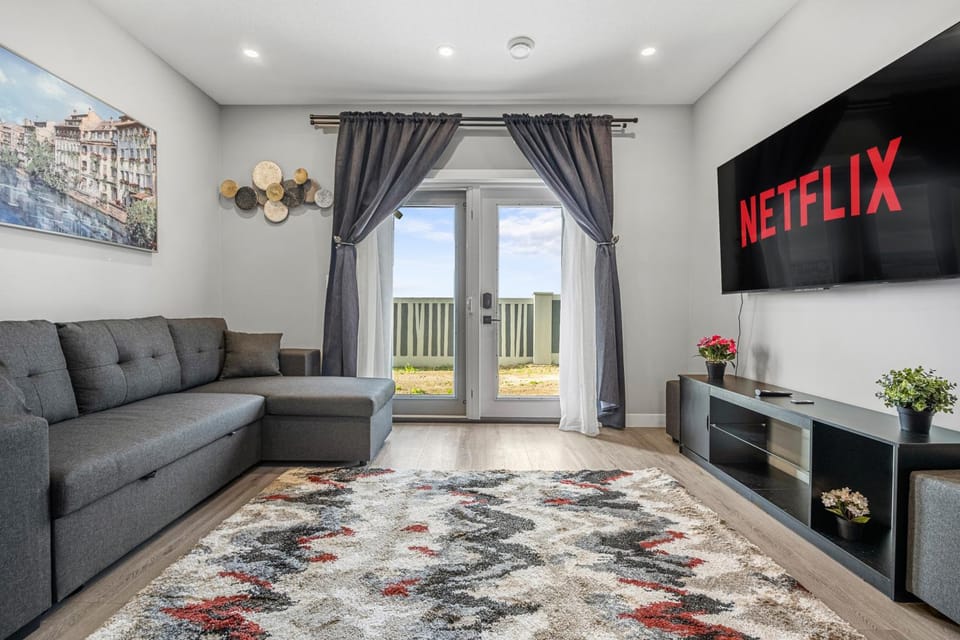 Communal lounge/ TV room, TV and multimedia, Living room, Seating area