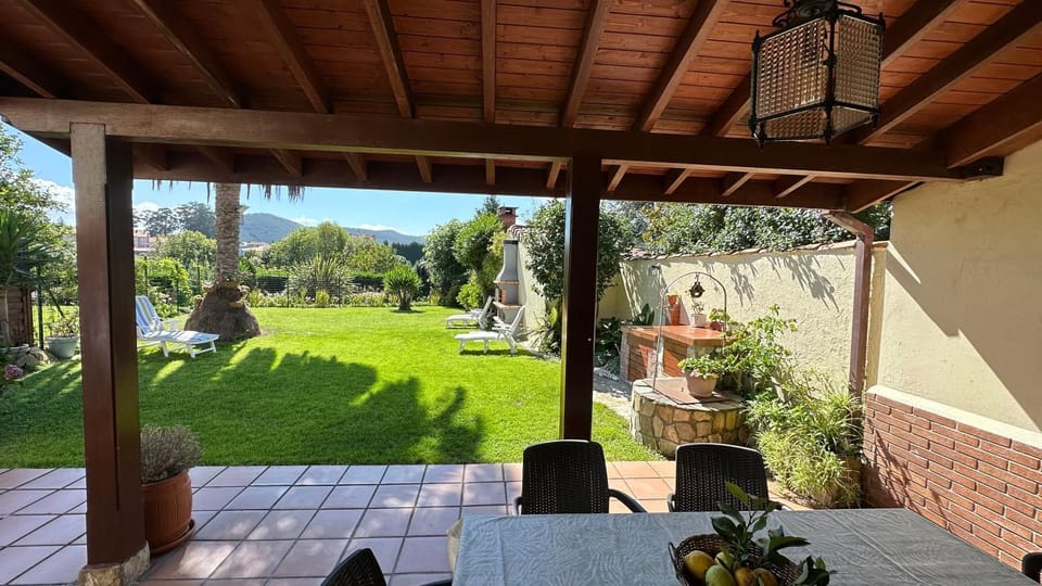 Patio, Garden, Dining area, Garden view