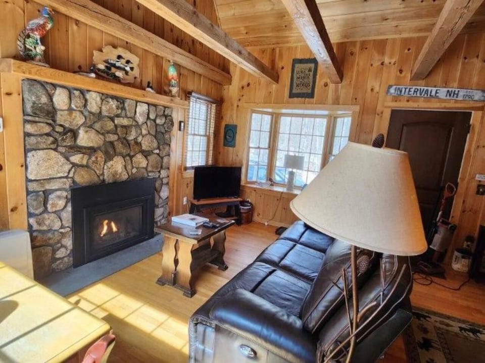 Seating area, fireplace
