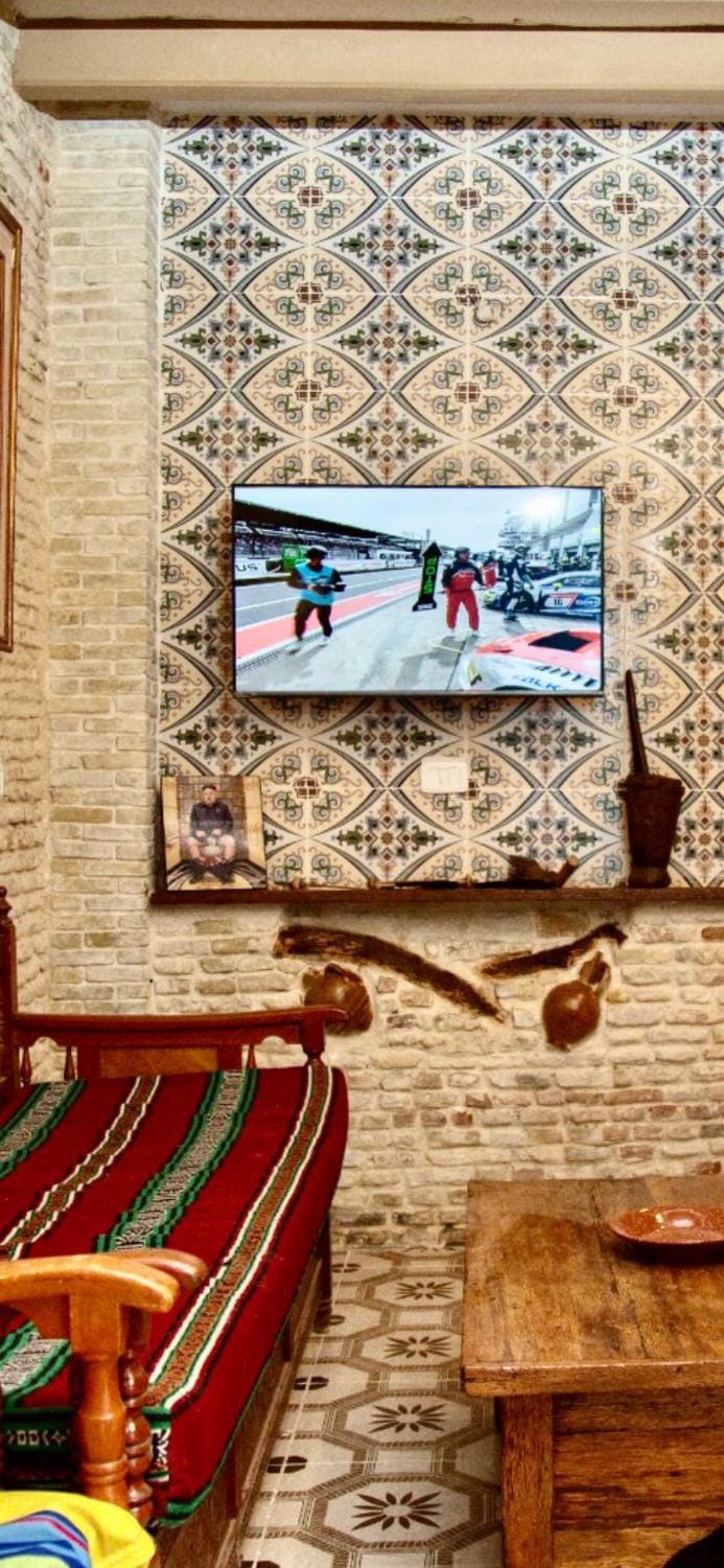 Communal lounge/ TV room