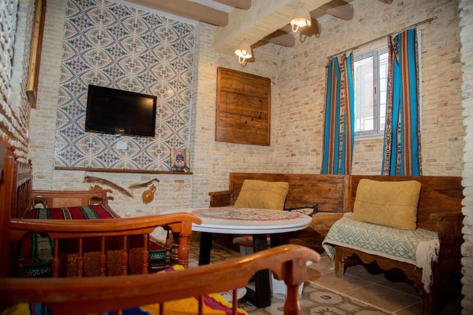 Communal lounge/ TV room, Living room
