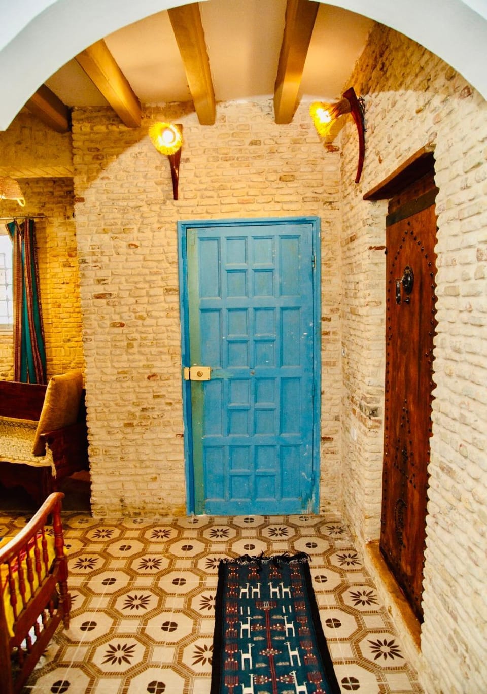 Facade/entrance