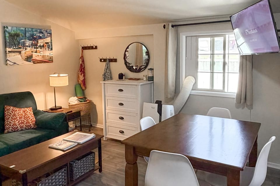 Avalon Cottage < Half-Mi to Beaches & Crescent Ave House in Avalon