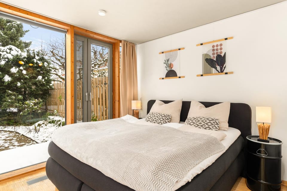 Bed, Garden, Balcony/Terrace, Bedroom