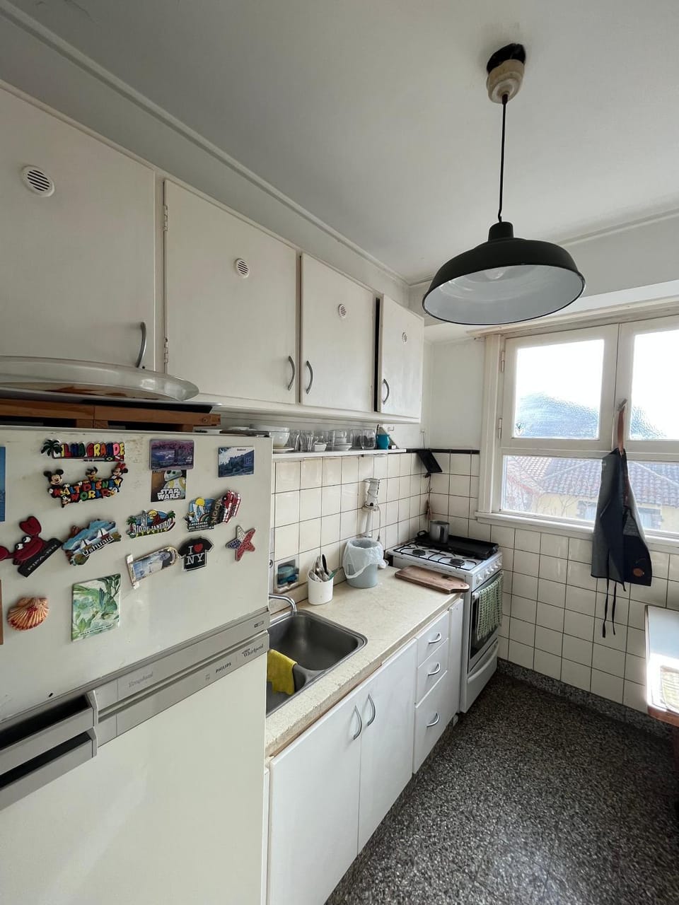 Kitchen or kitchenette, pet friendly, stove, washing machine