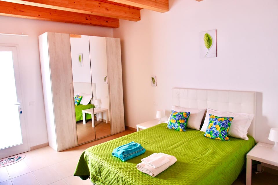 Bed, Photo of the whole room, Bedroom, towels, wardrobe