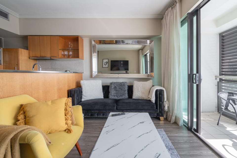Luxury Waterfront Haven On Viaduct Harbour Apartment in Auckland
