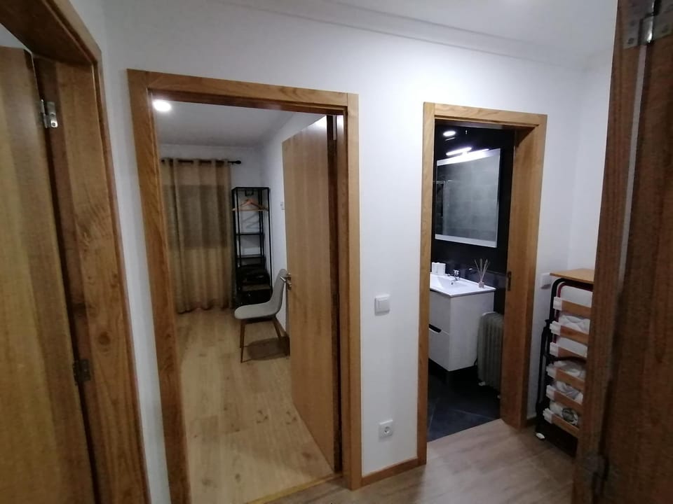 Bed, Photo of the whole room, wardrobe