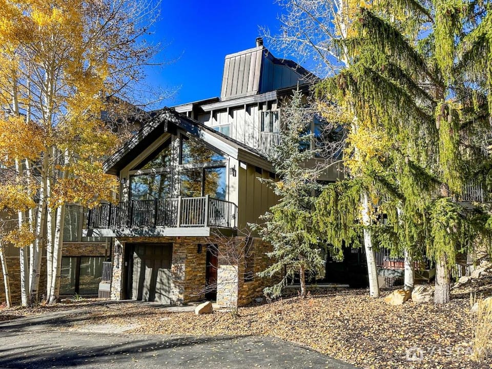 Peak Comfort: Sauna, Scenic Views House in Park City