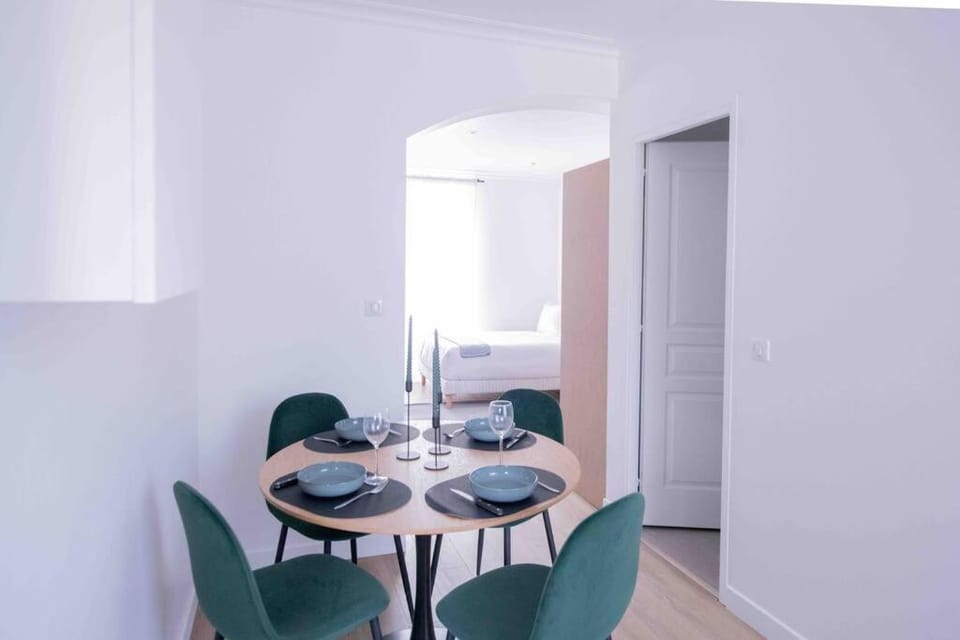 Le Joli Appartement - Parking Gratuit, Wifi, RER C Choisy-le-Roi Apartment in Île-de-France