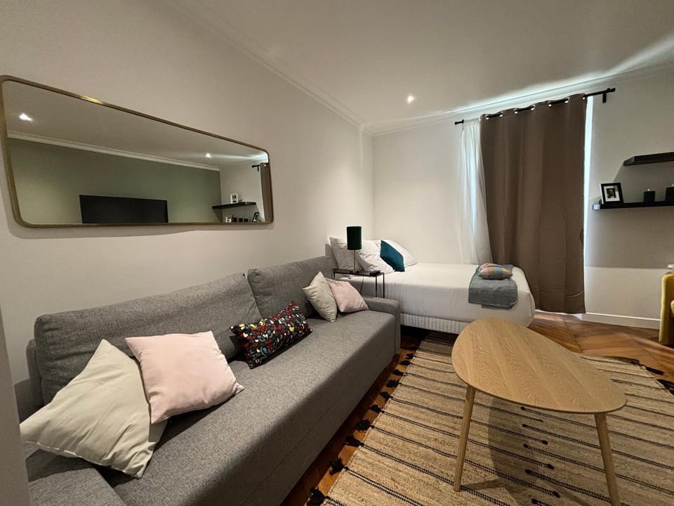 Le Rêveur - Parking Gratuit, Wifi, RER C Choisy-le-Roi Apartment in Île-de-France