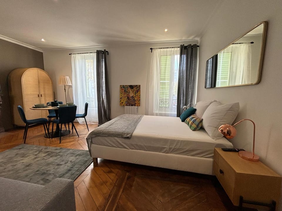 Le Charmant - Parking Gratuit, Wifi, RER C Choisy-le-Roi Apartment in Île-de-France
