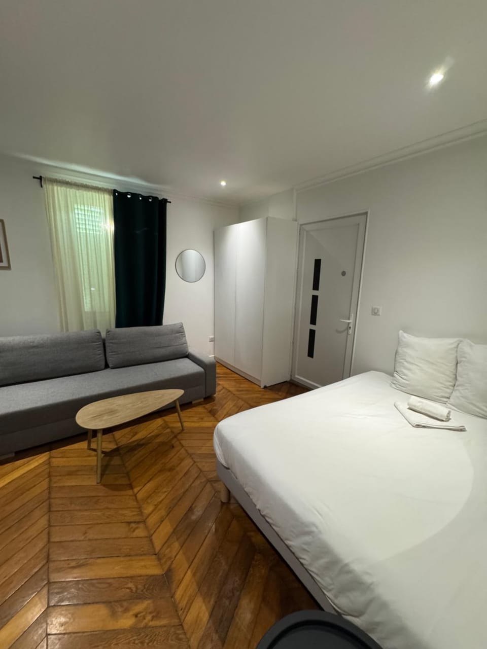 Portes de Paris RER C à 2 min WiFi & Parking Inclus Apartment in Île-de-France