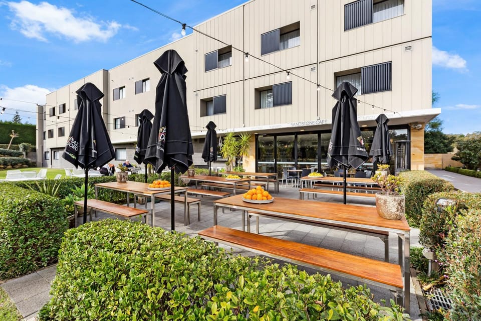Property building, Restaurant/places to eat