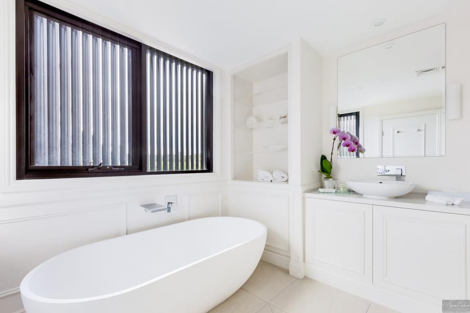Bathroom, Bath