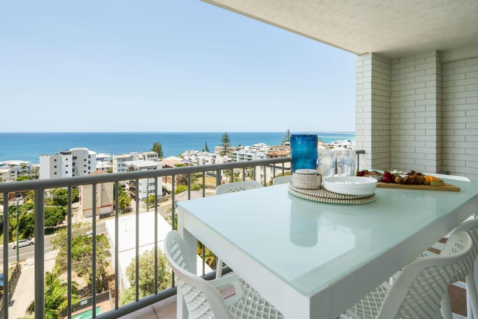 Patio, Natural landscape, View (from property/room), Balcony/Terrace, Food and drinks, Seating area, Dining area, Sea view