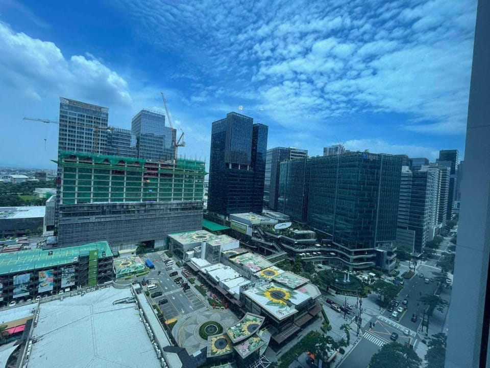 City view, Location
