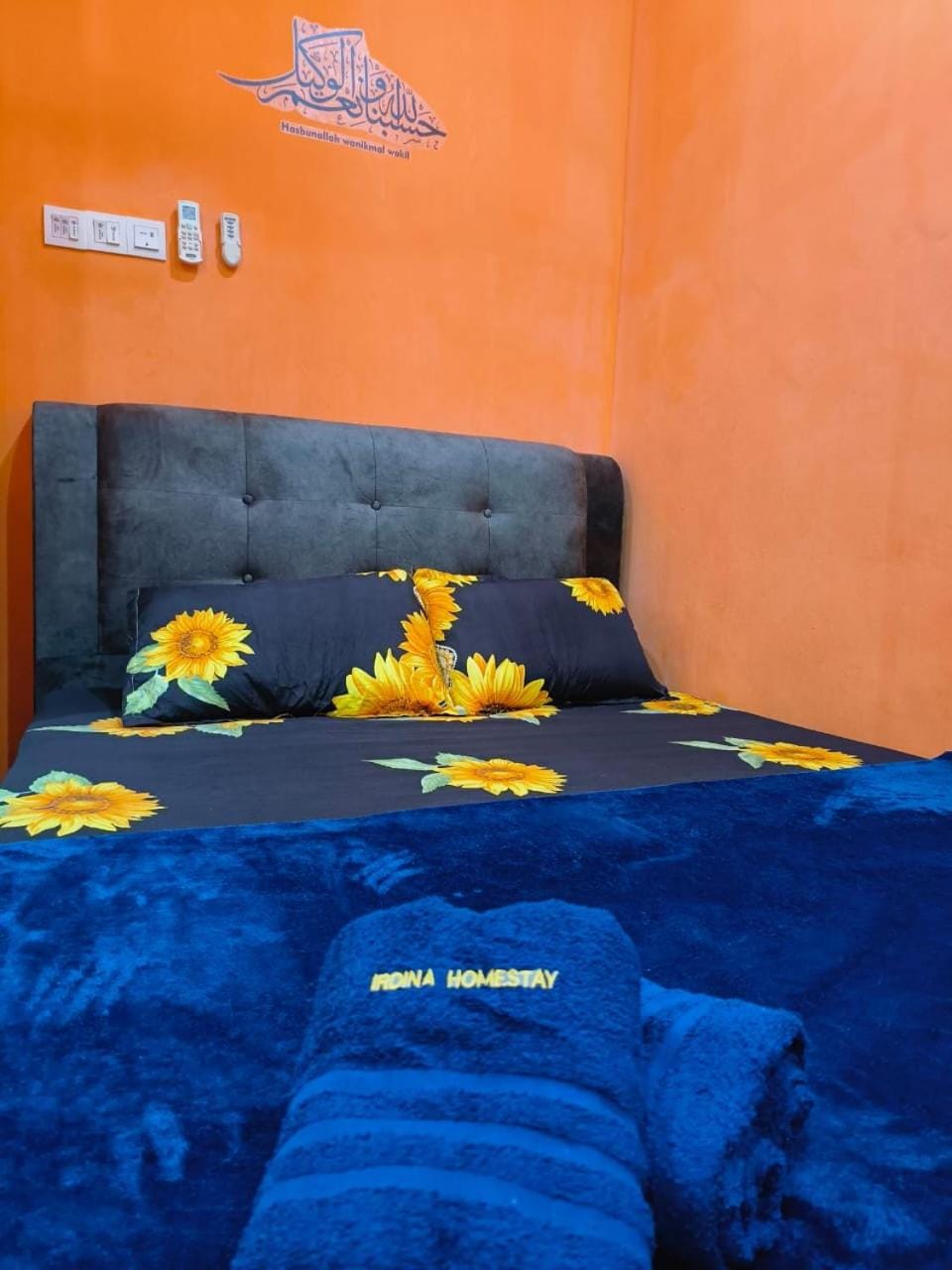 Bathroom, Bedroom, fireplace, wardrobe