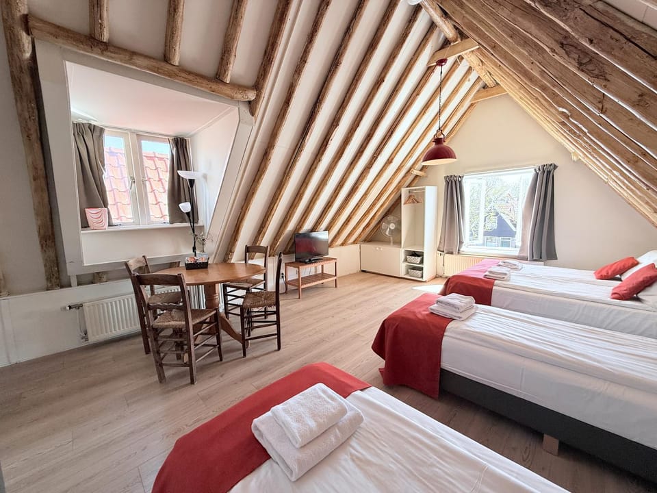 Hotel - Cafe De Harmonie Hotel in Volendam