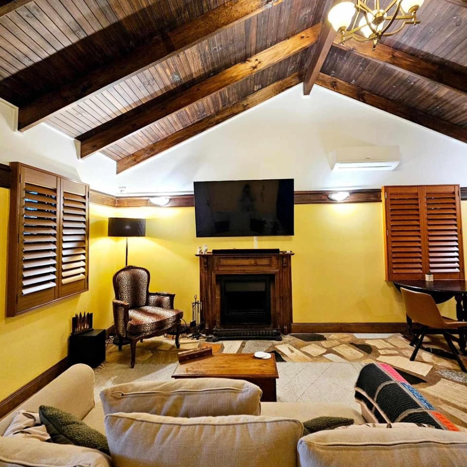 Communal lounge/ TV room, Lounge or bar