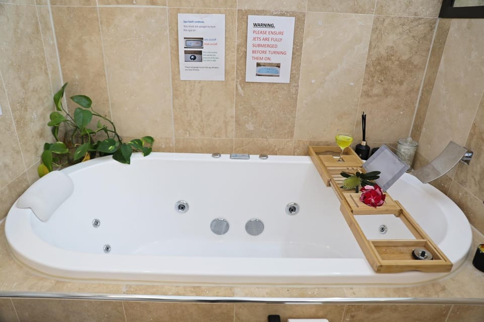 Hot Tub, Hot Tub, Bathroom, Bath