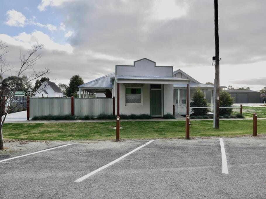Property building, Day