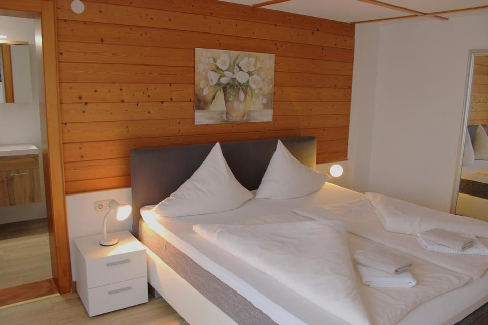 Bed, Bathroom, Bedroom