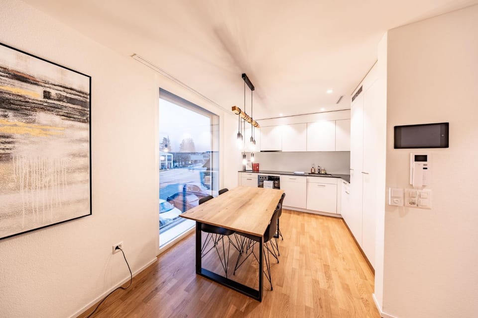 Kitchen or kitchenette, Living room, Seating area, Dining area, stove