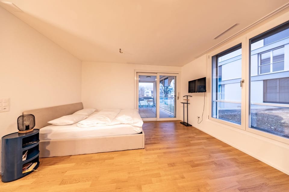 Bed, TV and multimedia, View (from property/room), Photo of the whole room, Bedroom, Family
