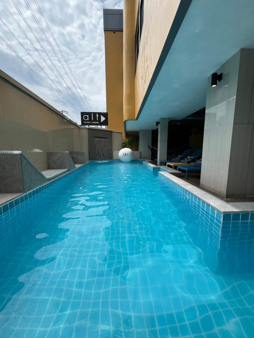 Swimming pool