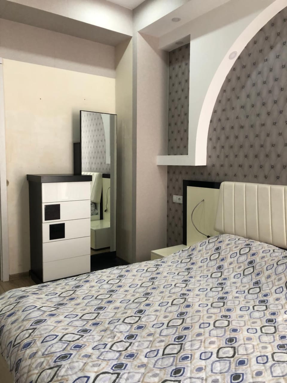 Сдается 3 - х комнатная квартира по суточно в центре Тбилиси Apartment in Tbilisi, Georgia