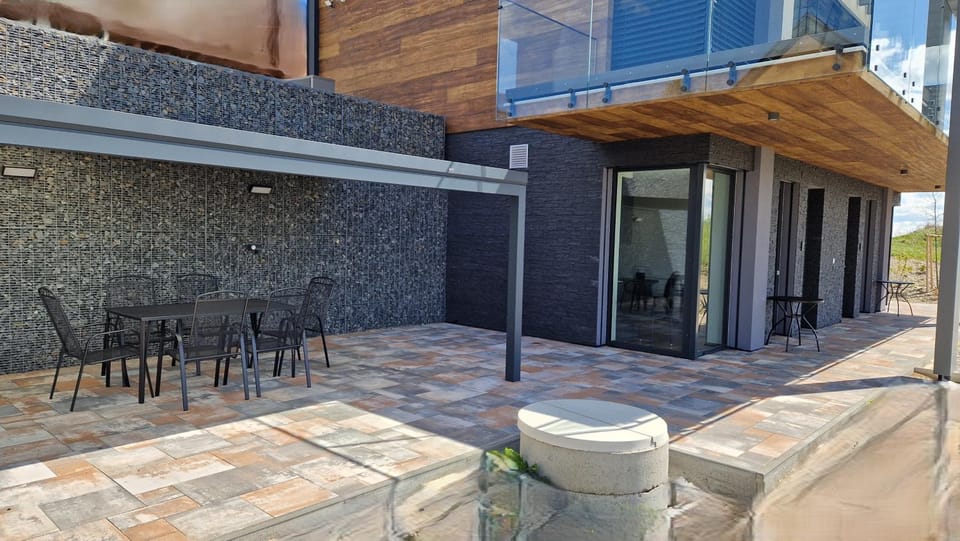 BBQ facilities, Balcony/Terrace, Seating area