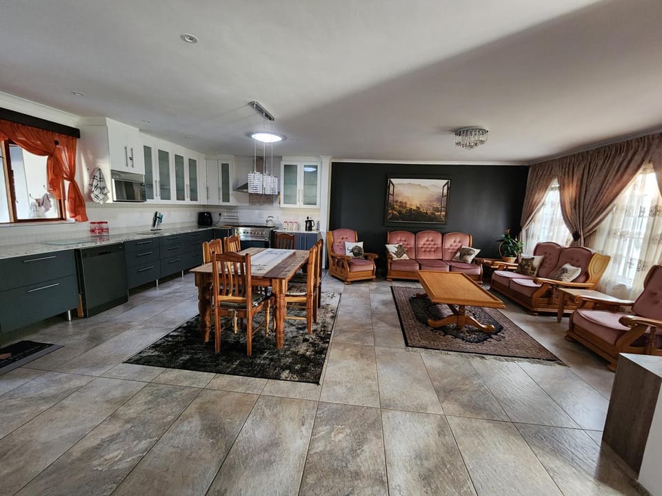 Kitchen or kitchenette, Living room, Dining area