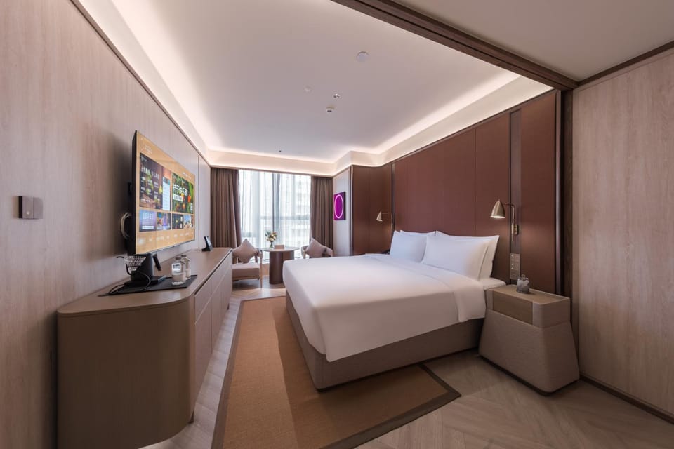Bed, TV and multimedia, Living room, Photo of the whole room, Bedroom