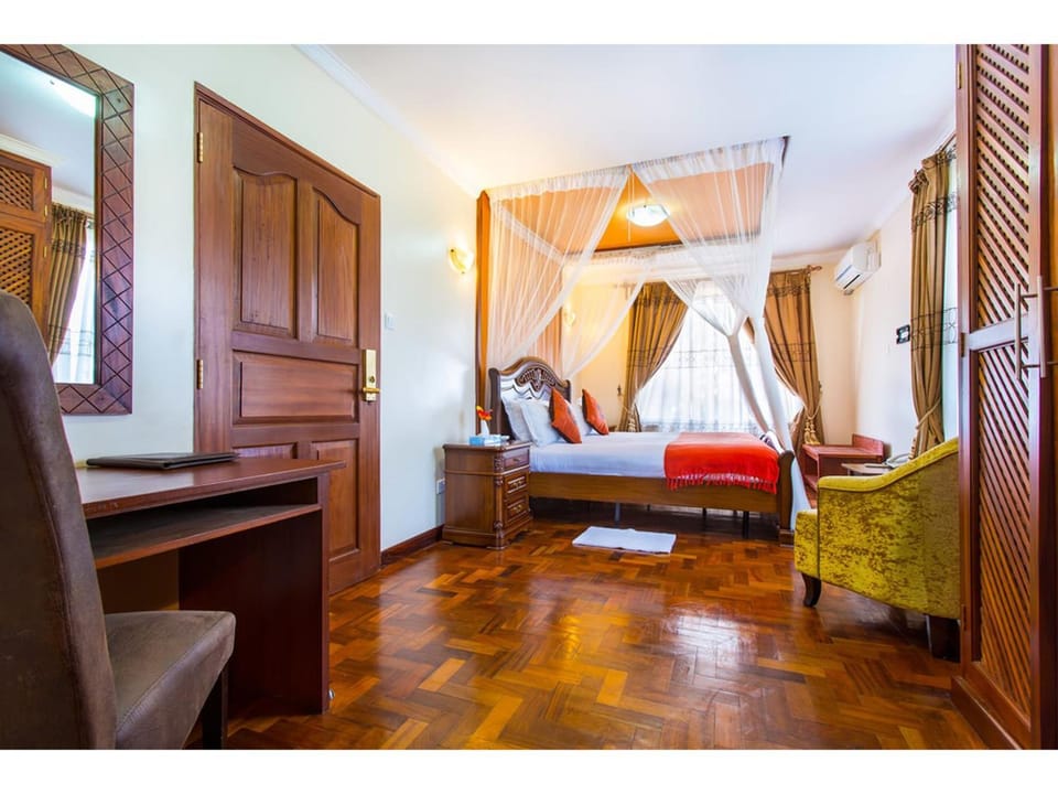 Bed, Seating area, Bedroom