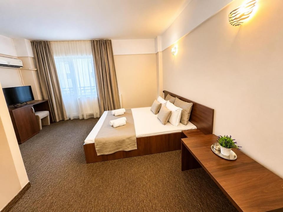 Bed, TV and multimedia, Photo of the whole room, Seating area, towels