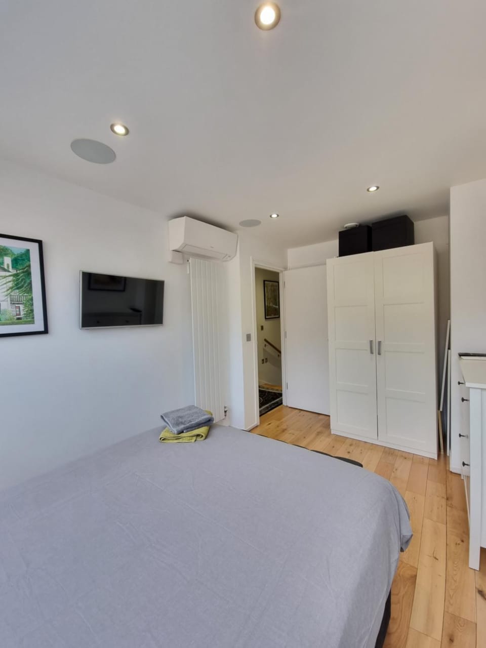 Bed, Bedroom, wardrobe