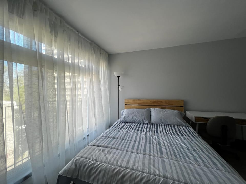 Peaceful Flat Downtown Montreal ッ Apartment in Laval