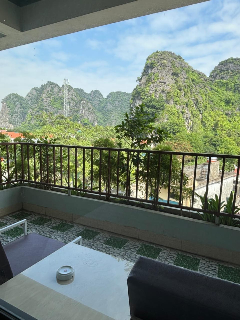 Balcony/Terrace, Mountain view