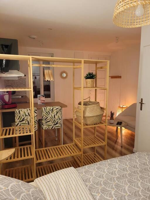 Bed, Photo of the whole room, Bedroom, storage