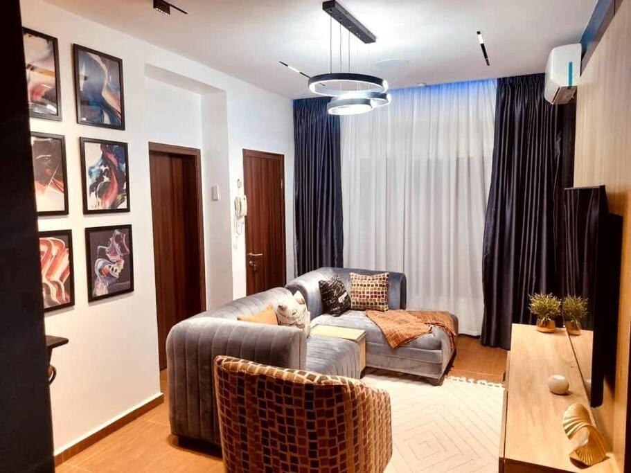 TV and multimedia, Living room, Seating area, air conditioner