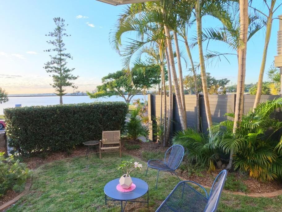 Oasis on Esplanade Apartment in Brisbane